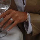 Bergamo princess cut safir forlovelsesring med dobbelt diamant halo